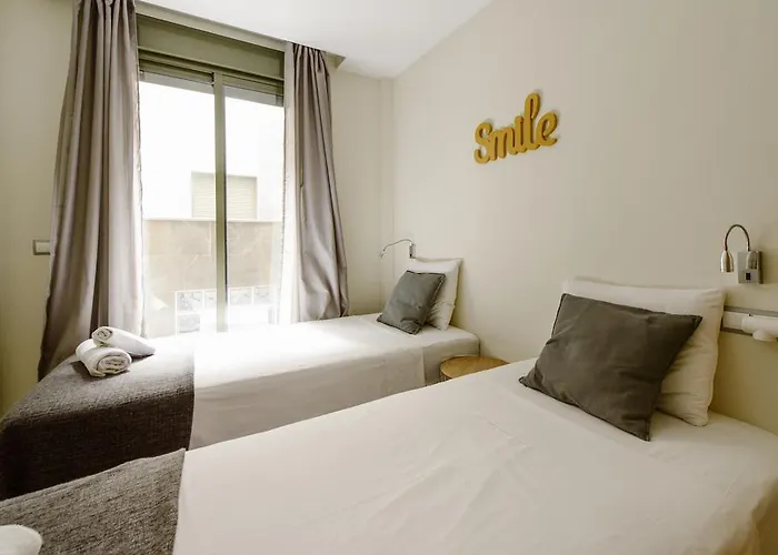 1e Azofaifo St * Sevilla